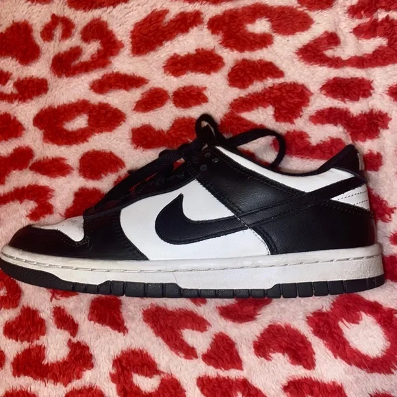 Nike Panda Dunk Black and White Low-Top Sneakers Size 5.5 Women’s - Picture 1 of 6